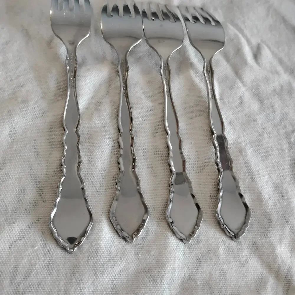 4 Oneida Community Satinique Forks 1 Dinner 3 Salad Stainless Steel Flatware